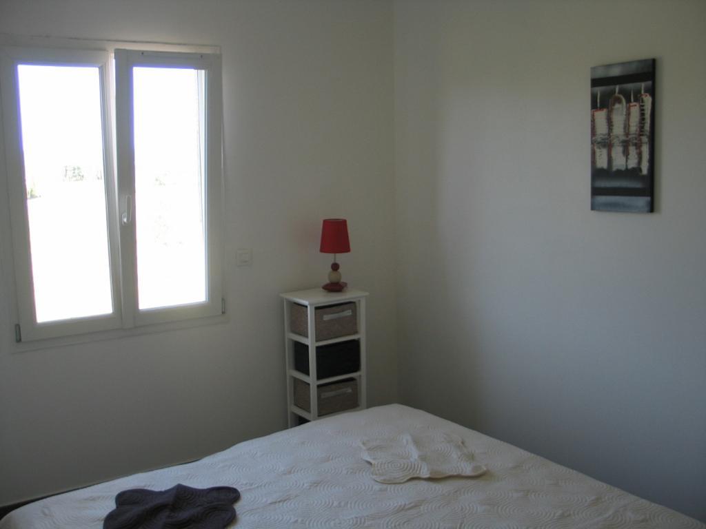 Les Romarins Apartment Aigne  Room photo